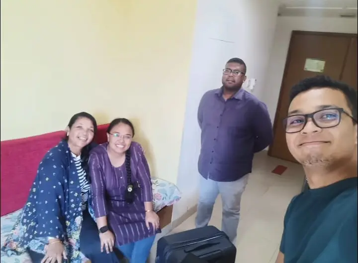 Mister Nicolous visits Toky 